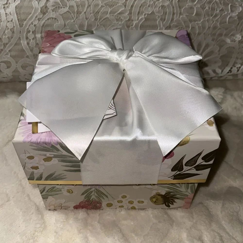 PAPYRUS Set of Two Floral Top White Lavender Bow Square Nesting Gift Boxes